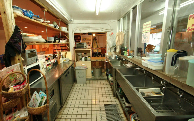 Guesthouse Kerama - Hostel