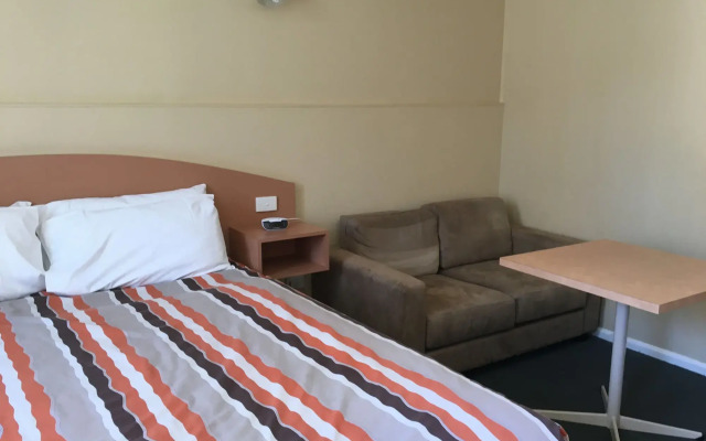 Parkville Motel
