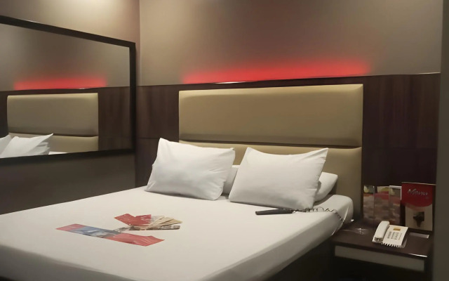 Hotel Sogo Wood Street Pasay