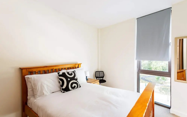 Modern 1 Bedroom Apartment in West London