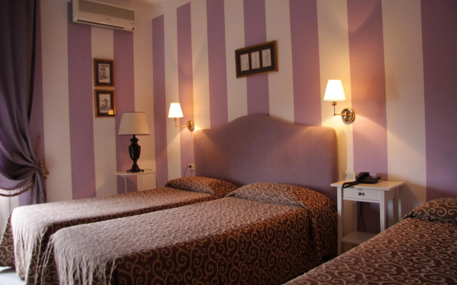 Hotel Alex