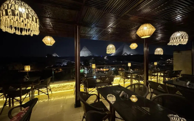 Sahara Pyramids Inn