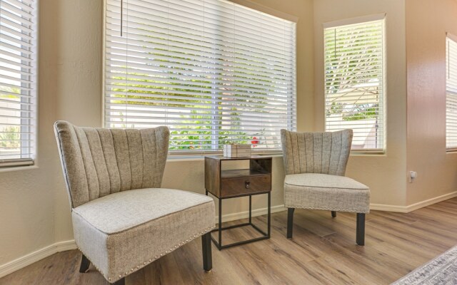 Private Pool & Patio: Home in Surprise!