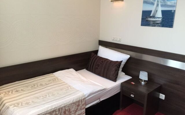 Home Hotel