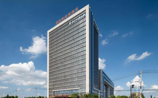 Venus Royal Hotel (Nanning High-speed East Railway Station)