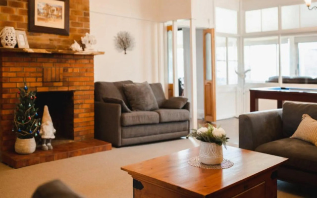 Sussex House Caravan Park