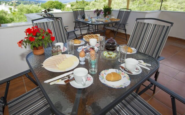 Corfu Room Apartments With big Parking Area