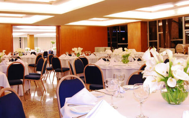 Carlton Hotel
