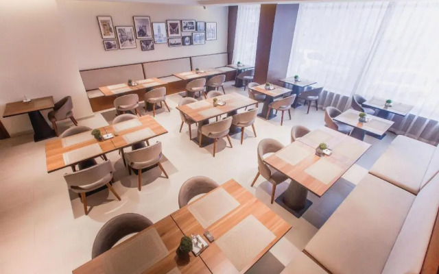 Homeinn Plus Hotel (Jinzhou Railway Station Renmin Street)