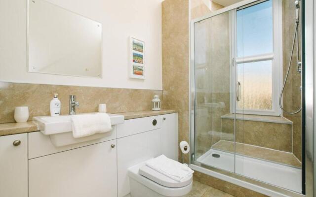 JOIVY Great Location! Heart of City Centre 3bed Apartment