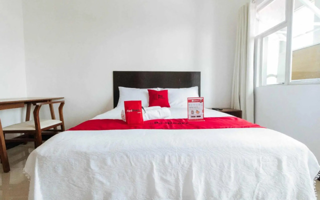 RedDoorz Plus @ Banawe Quezon City Weekly Stay