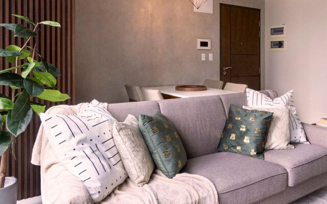 Luxury 2BR in Uptown Bgc, Free Pool use