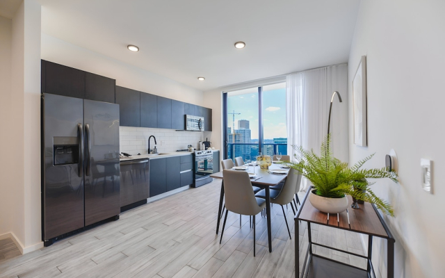 Exquisite Bay View Studio at Miami