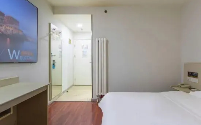 Pole Maple e-sports Hotel