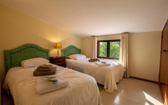 Impeccable 3 Bedroom House, sea View in Aljezur