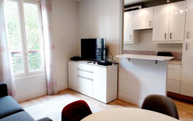 F2 Entre Paris Et Eurodisney 5 Min a Pied Gare