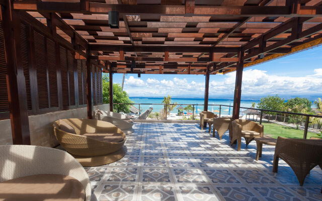 d’Nusa Beach Club and Resort