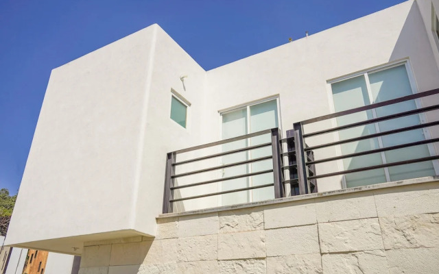 Modern House in Yautepec l Pool & Garden