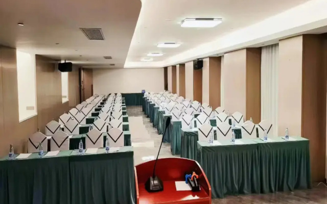 Lavande Hotel (Jinan Shiji Avenue Aotelaisi)