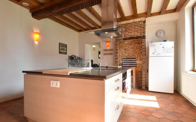 Tasteful Holiday Home in Sormery With Swimming Pool