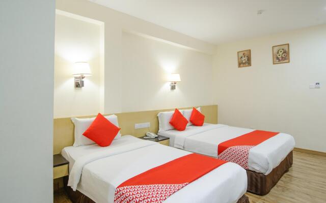 OYO 371 Grand Eastern Hotel