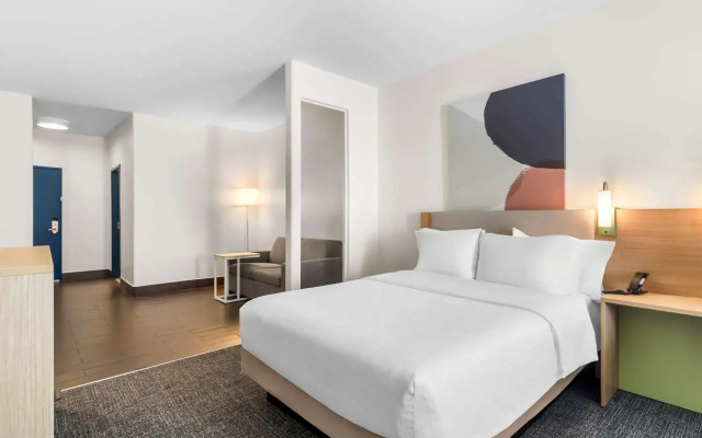 Spark by Hilton Pearland (H)