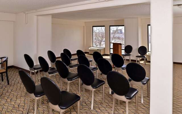 Quality Inn & Suites Matteson near I-57