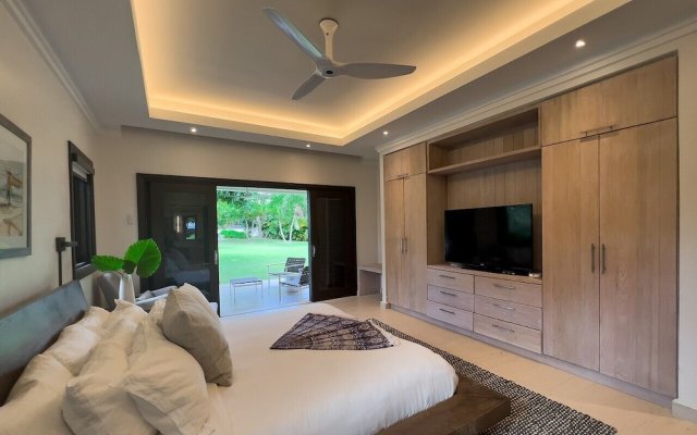 Luxury 9 Bedroom Villa
