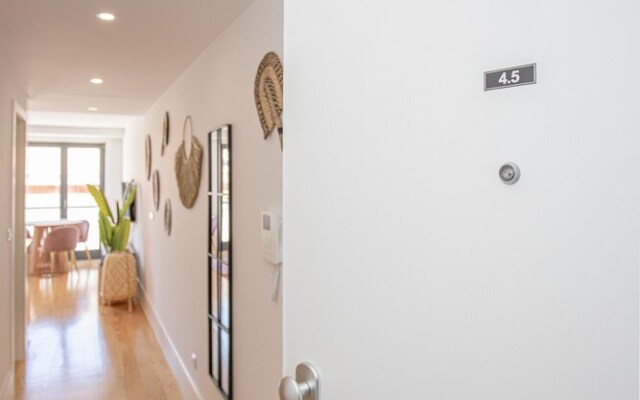 Liiiving - Flores Design Experience 4.5