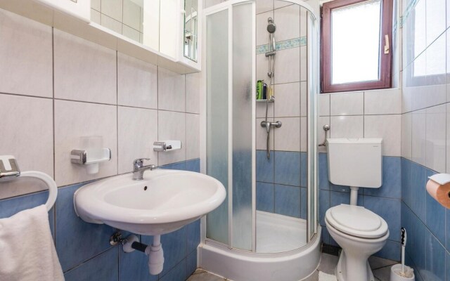 Awesome Apartment in Banjol With Wifi and 2 Bedrooms