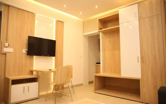 Gold Crown Apartments