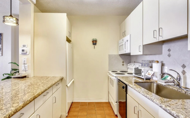 Galvestonian 1002-Beachfront Getaway - 2 Br Condo