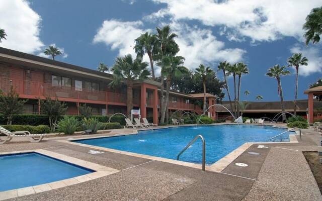 Palm Aire Hotel and Suites