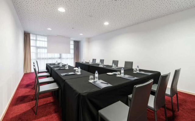 Eurostars Oasis Plaza Hotel