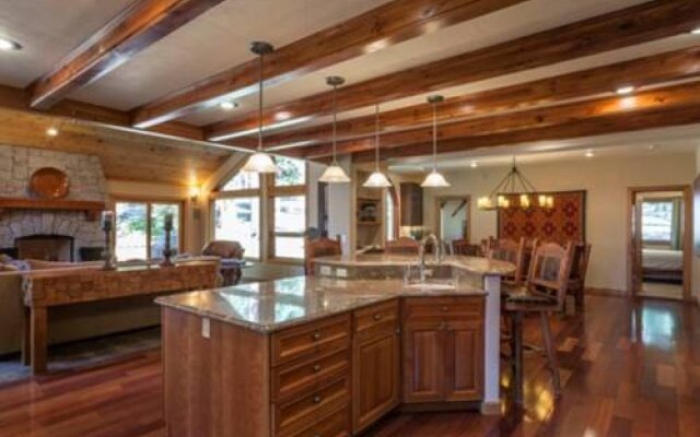 Estates Lodge Luxury Home By RedAwning