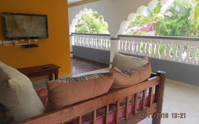 Villa Tuffah 3 Minutes Walk to the Beach - The Villa Comprises