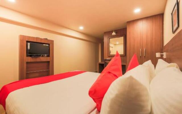 OYO 18951 City Xpress Hotel Rooms