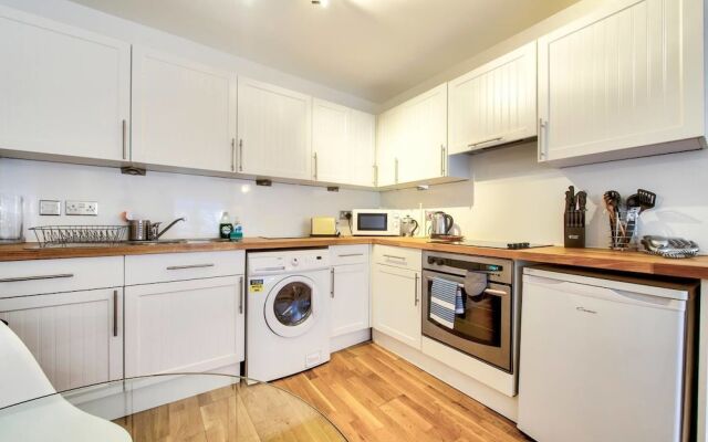 Stylish Central Apartment Near Royal Mile