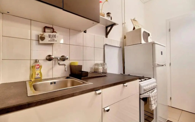 Nefelejcs near the Keleti railway station