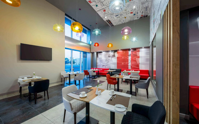 ibis Jeddah Malik Road