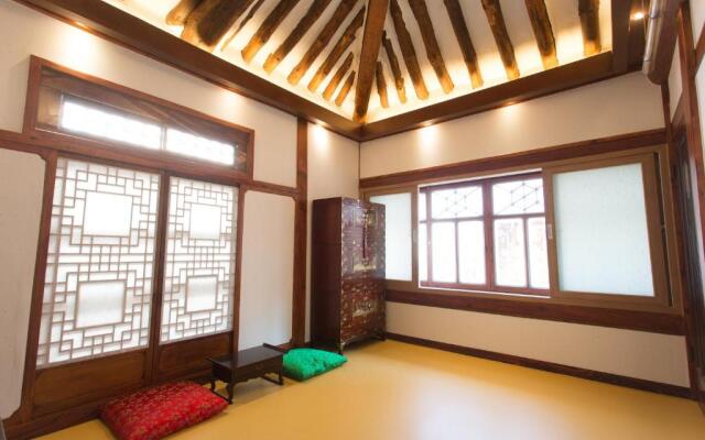 Hanok1957