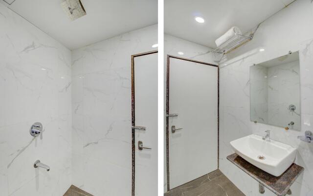 OYO 73944 Hotel Hometown