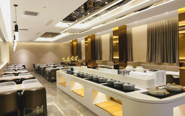 Crystal Orange Beijing South Station Muxiyuanl