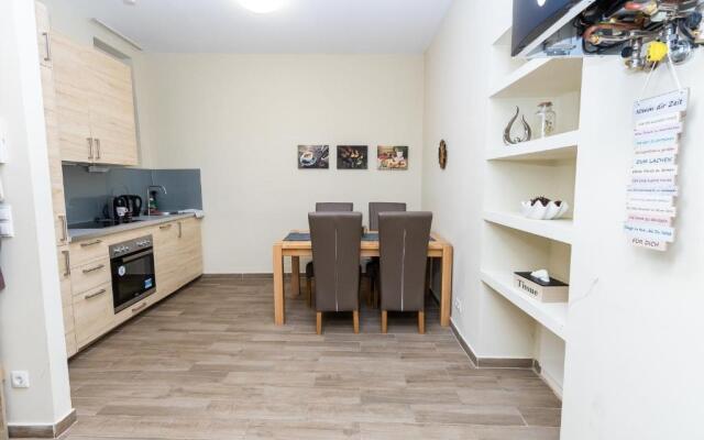 Comfortable romantic 1 bedroom apartment near Augarten