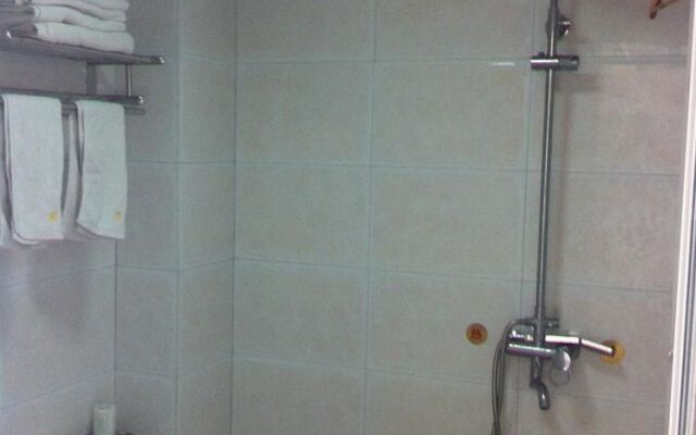 Jun'an Business Hotel