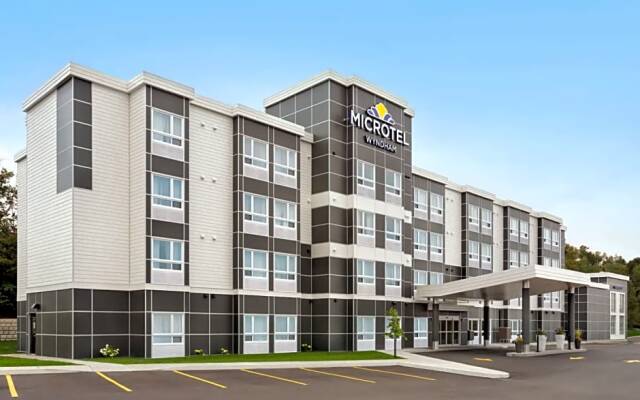 Microtel Inn & Suites Montreal Airport-Dorval QC