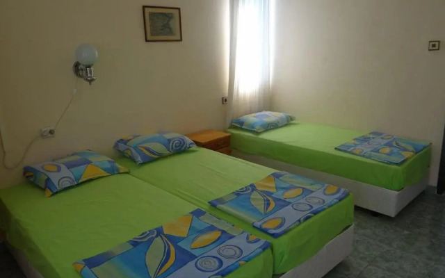 Rosi Guest House