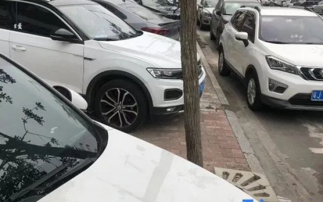 Yijia Apartment (Jiangmen East Station Jianghai Wanda)