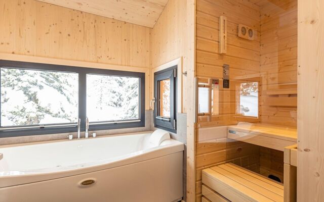 Natural Chalet With Whirlpool