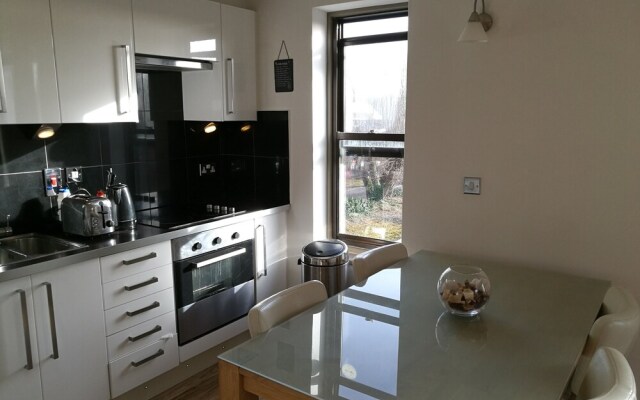 Private Estate City Apartment